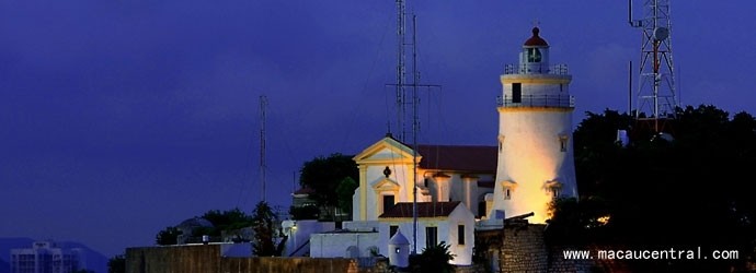 東望洋燈塔 (包括聖母雪地殿聖堂及燈塔) Guia Fortress (Including Guia Chapel and Lighthouse)