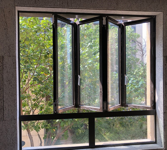 左右折疊窗系列-步揚建材門窗