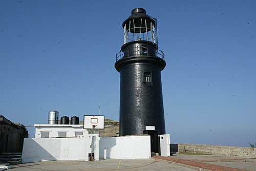 東椗島燈塔