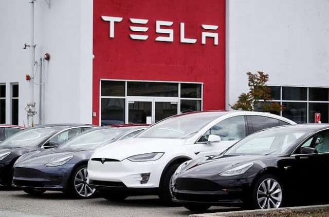 Tesla Model S 致命車禍三人死亡  疑與自動駕駛系統失靈有關